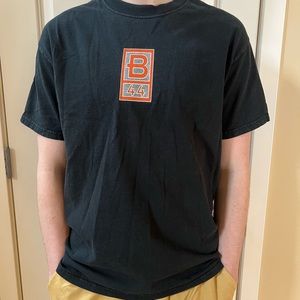 Medium black bistro shirt with center logo
